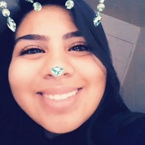 Meet your Posher, Crystal